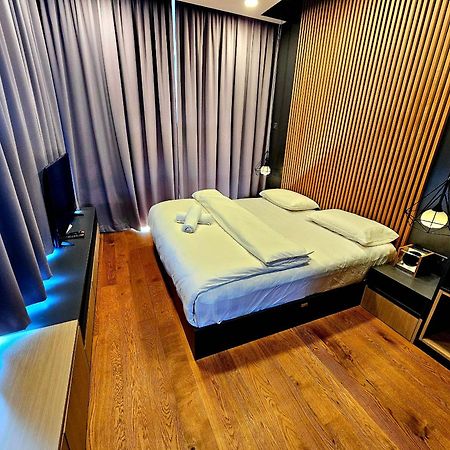 Апартаменты Usj One Subang Jaya By Widebed Экстерьер фото