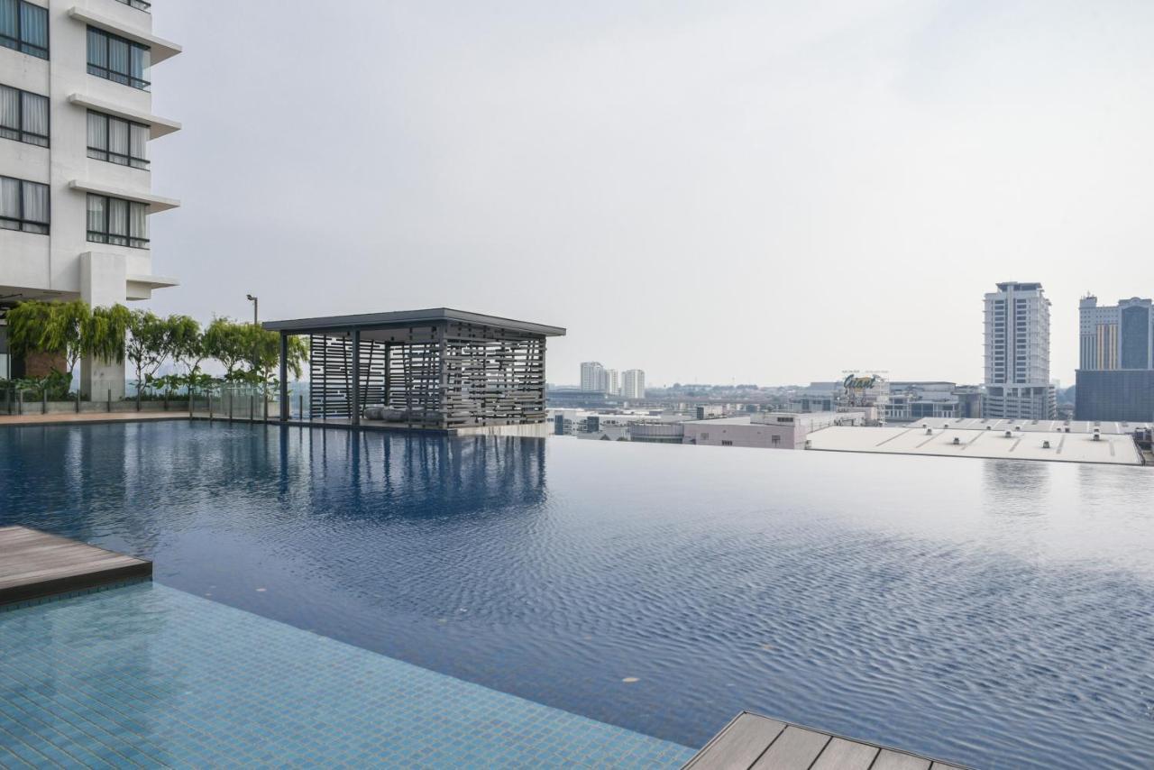 Апартаменты Usj One Subang Jaya By Widebed Экстерьер фото